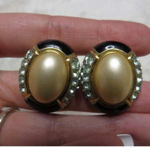 Carolee Vintage Earrings‎